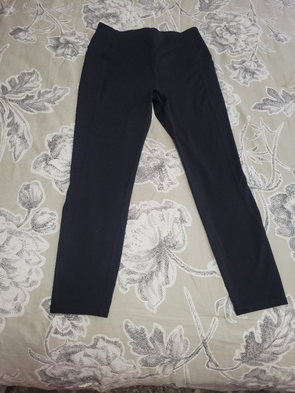 Skechers High Waist Workout Pants Leggings Size Medium (runs small) EUC